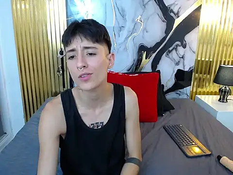 mathews_04 Webcam-Show