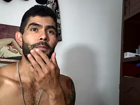 عرض كام hideonbush051