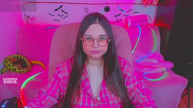 Lolisuccub Show in webcam