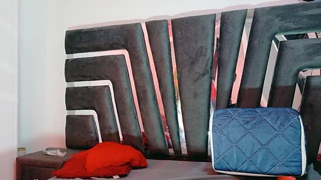 Show modela AliceandMax na web-kameri