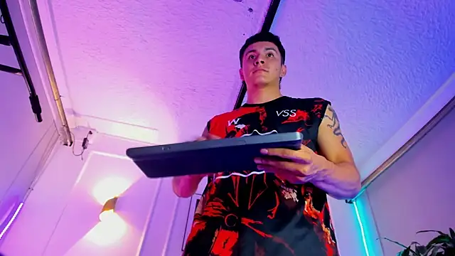 Leo_santoro 在線直播表演