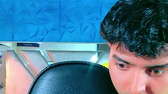 Oliver_Jamees élő XXX-chatje