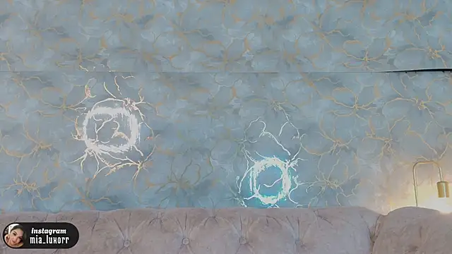 Mia_Luxor Adlı Modelin Canlı XXX Sohbeti