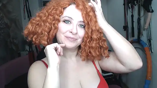 MISSwithDOLLS: απευθείας συνομιλία ΧΧΧ