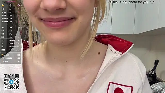 Carolini_i's Live XXX Chat