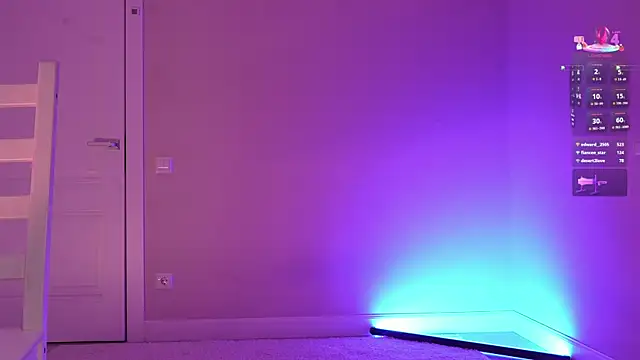 Miablueye 现场XXX聊天