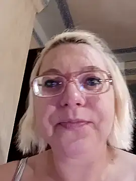 VikaKing Chat XXX in diretta