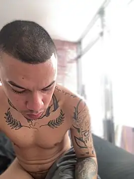 AlphaMasterXxx Webcam Show