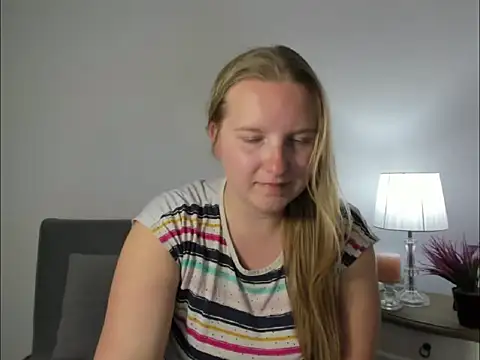 RoseTeacherX élő XXX-chatje