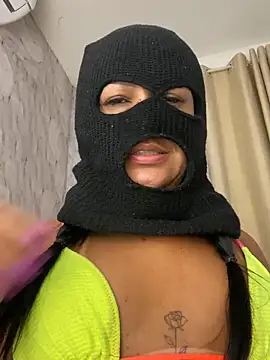 Chat +18 de Kacaah ao vivo