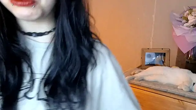 MiaTemptress' Live XXX Chat