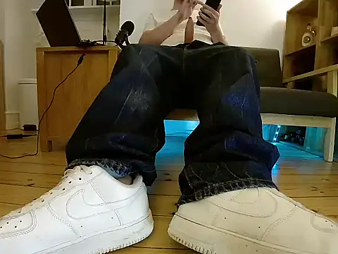 Pokazy przed kamerką – jonas_camboy