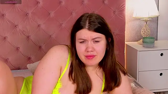 NikkiVelvets' Live XXX Chat