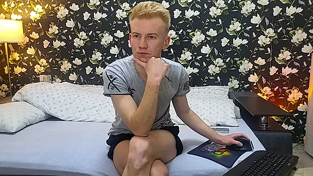 Вебкам-шоу Vuitton