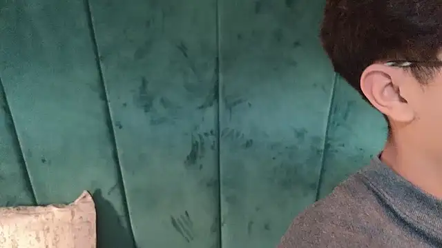 Aaron_Ezeのウェブカメラショー