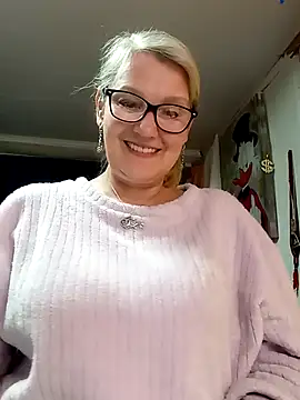 Chat +18 de irinamaux ao vivo