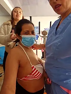 Show modela JustSamantha_ na web-kameri