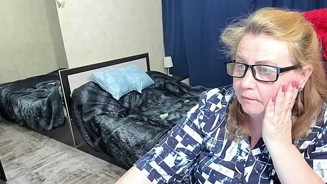 Frau_Marta লাইভ XXX চ্যাট