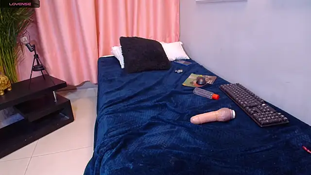 Chat +18 de monsterholes ao vivo