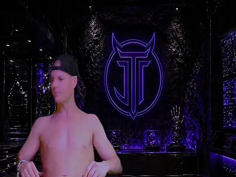 JockNThirsty: διαδικτυακό σόου στην κάμερα