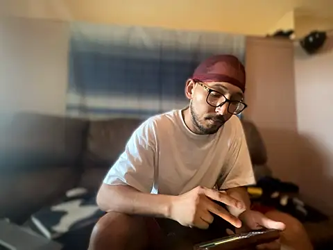 ThrowedWorldWide élő XXX-chatje