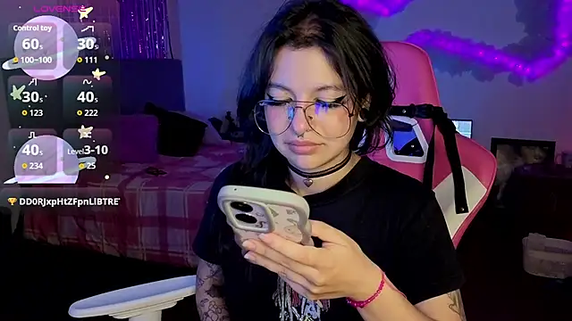 Chatroom XXX en direct de larah_uwu