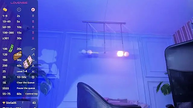 Show modela keytinthomson_ na web-kameri