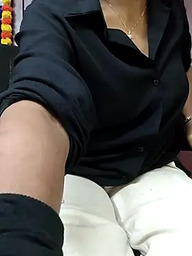 jaahnavi-reddy Adlı Modelin Web Kamerası Şovu