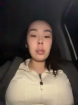 Show modela Asian_Asami na web-kameri