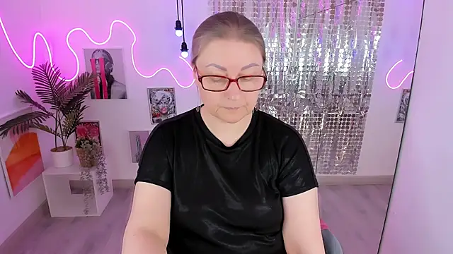 Alexandra_Kind Show in webcam