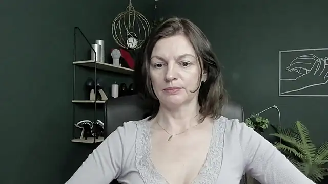 Chatroom XXX en direct de VivianWILD