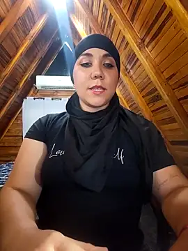 Pertunjukan Kamera Web AmbarBurhan