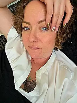 julimonroe webcam show