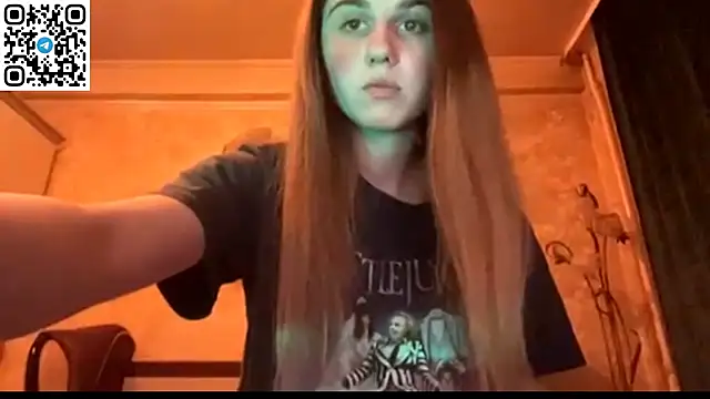 LovelySilk_63 Adlı Modelin Canlı XXX Sohbeti