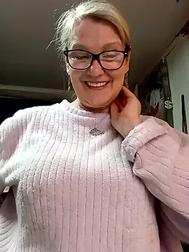 irinamaux: онлайн-секс-чат