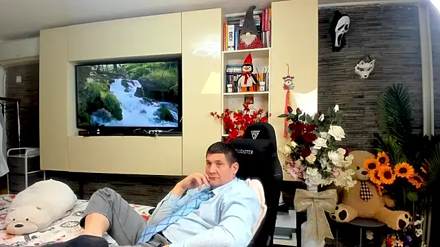 Pokazy przed kamerką – SpartacusDaddy48