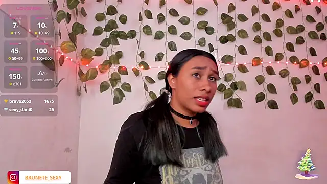 sexy_brunette_12 – Live XXX-chat