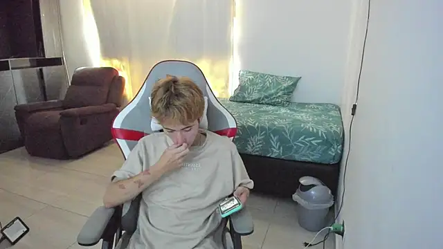 Chatroom XXX en direct de justin_blake