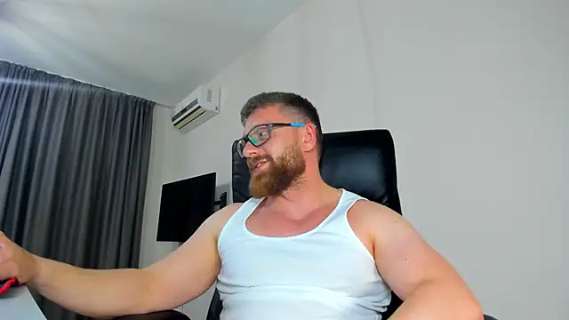 Show modela Findom_guy na web-kameri