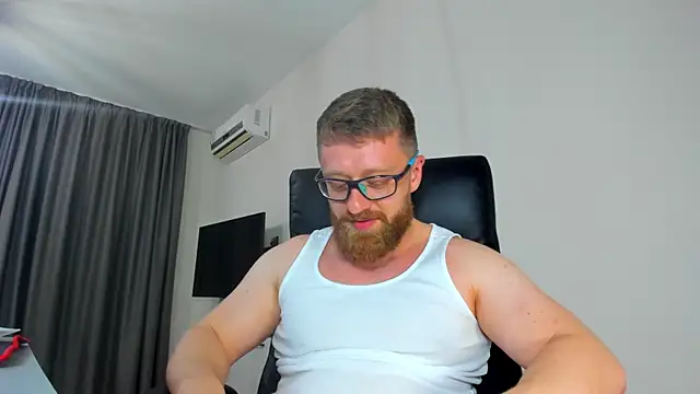 Findom_guy live XXX chat