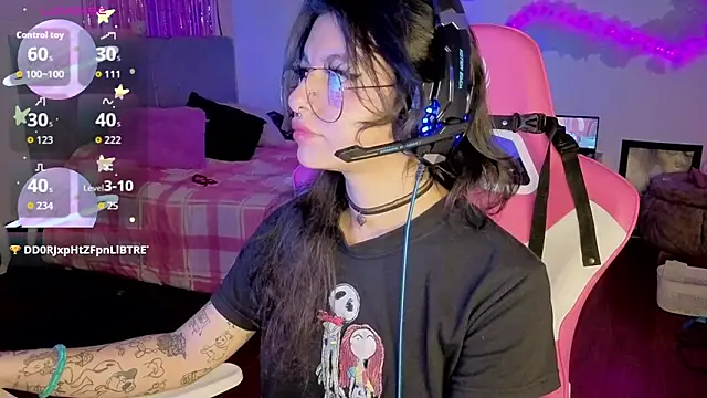 Chat +18 de larah_uwu ao vivo