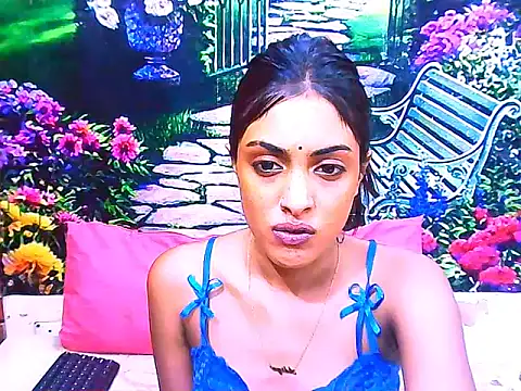 IndianPretty14u2Luv Chat XXX in diretta