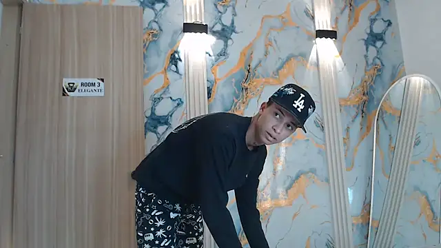 GOLD_BOYS' Live XXX Chat