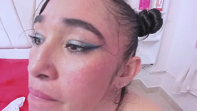 charlotte-11's Live XXX Chat