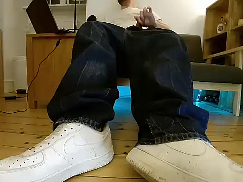 Pokazy przed kamerką – jonas_camboy