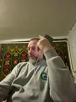 Frosl élő XXX-chatje