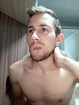 ---Dark--- élő XXX-chatje