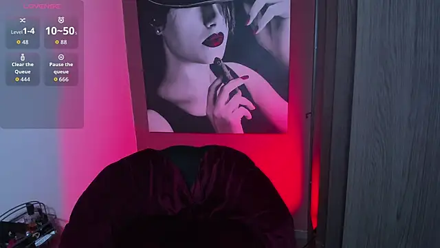 QueenOfHaze's Live XXX Chat