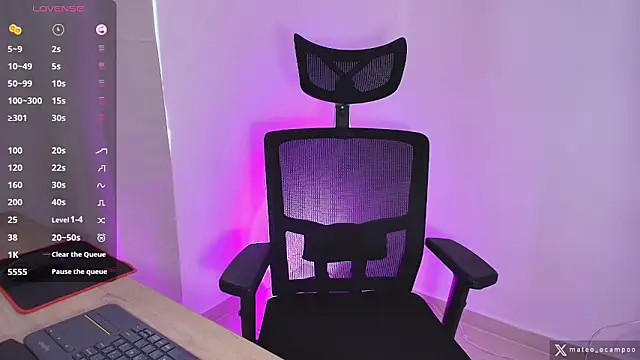 mateo_ocampo: διαδικτυακό σόου στην κάμερα