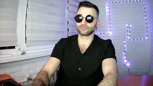 DaddySlava 现场XXX聊天